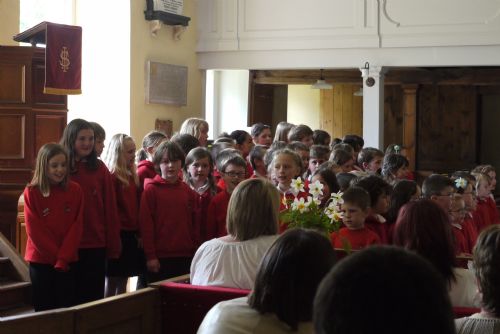 Cromarty Primary school singing in the East church